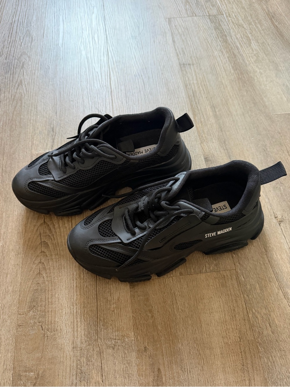 Steve Madden womens possesion sneaker
